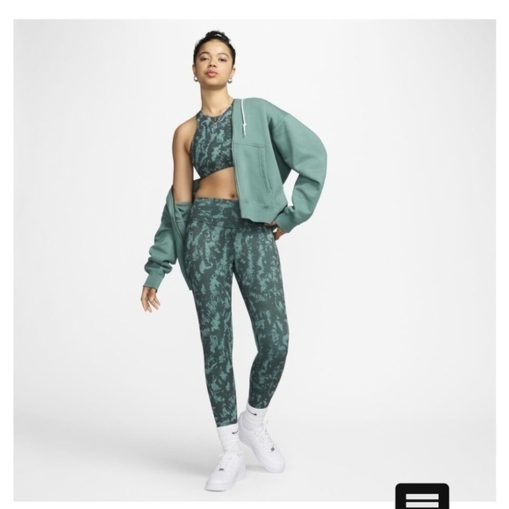 Nike dri fit gentle support high rise 7/8 length vintage green legging small
